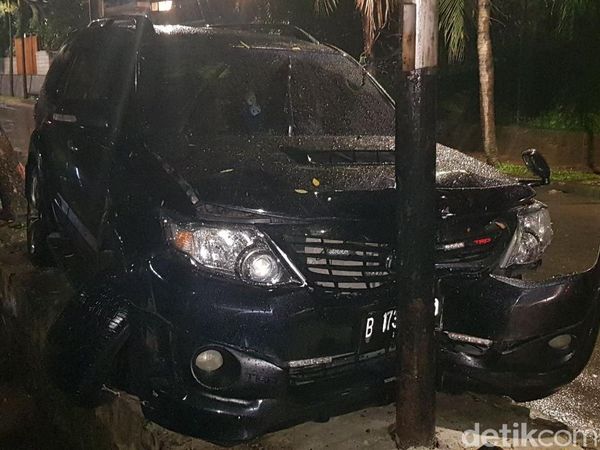 Melihat Lagi Fortuner yang Bikin Setya Novanto Masuk Rumah Sakit