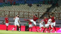 Laga ujicoba di Stadion Wibawa Mukti ini berlangsung dengan sepi penonton.