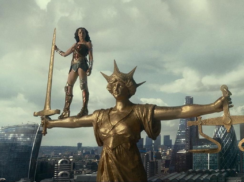 Gal Gadot Muntah Berkali-kali saat Syuting Justice League Gal Gadot Muntah Berkali-kali saat Syuting Justice League