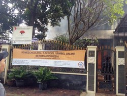 Rumah Terbakar di Kebayoran Lama, 18 Unit Damkar Dikerahkan