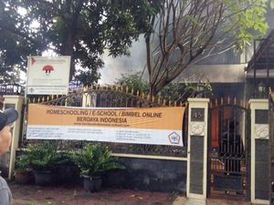 Rumah Terbakar di Kebayoran Lama, 18 Unit Damkar Dikerahkan Rumah Terbakar di Kebayoran Lama, 18 Unit Damkar Dikerahkan