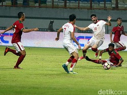 Timnas Kebobolan Tiga Gol Akibat Keragu-raguan di Lini Pertahanan