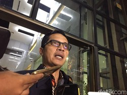 KPK Cek Mobil Setya Novanto dan Semua Penumpang yang Kecelakaan