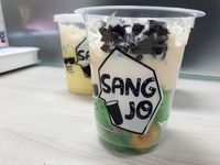 Yang Lagi Nge-hits, Pisang Ijo dengan Aneka Warna dan <i>Topping</i>!