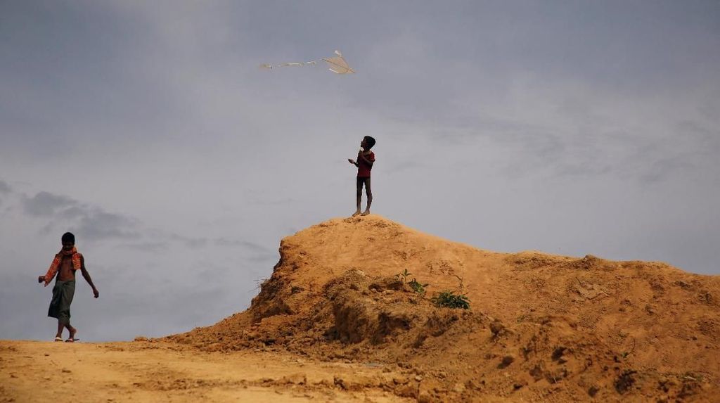 Menilik Kehidupan Anak-anak Pengungsi Rohingya Menilik Kehidupan Anak-anak Pengungsi Rohingya