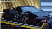 Ferrari lain yang mengalami rusak parah karena kecelakaan adalah milik Louis Saha. Itu terjadi saat dia memperkuat Everton. (wreckexotic)