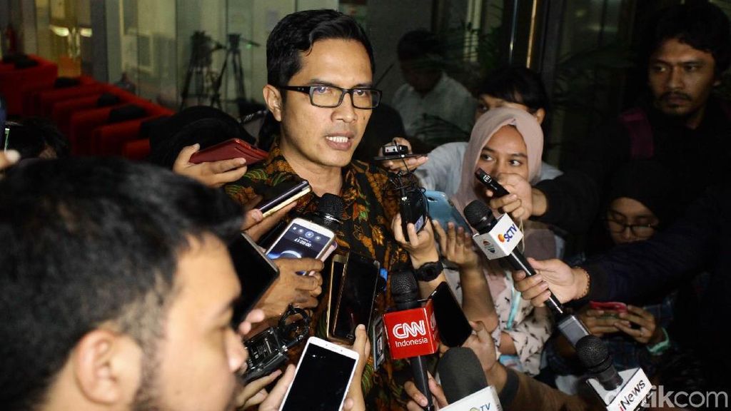 KPK Kirim Surat Resmi Penetapan Setnov DPO KPK Kirim Surat Resmi Penetapan Setnov DPO