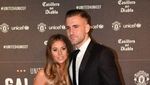 Parade WAGS dan Pemain MU dalam Malam Amal di Old Trafford