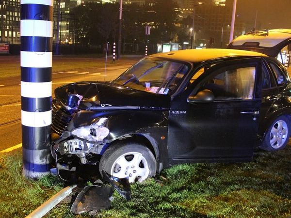 Aguero Juga Pernah Tabrak Tiang di Jalan, Ronaldo Hancurkan Ferrari