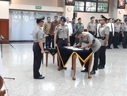 Kapolri Lantik Komjen Putut Jadi Irwasum Polri