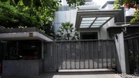 Inilah rumah Setya Novanto. Terdiri dari empat lantai, bangunan ini ditaksir bernilai Rp 204,8 miliar. (Lamhot Aritonang/detikcom)
