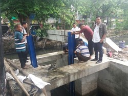 Kurangi Genangan, Sudin SDA Jakpus Bangun Pintu Air di Sawah Besar