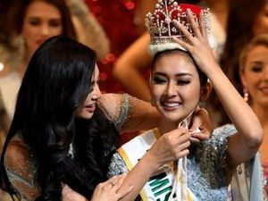 Pose Seksi,  Miss International 2017 Kevin Lilliana Tuai Kontroversi