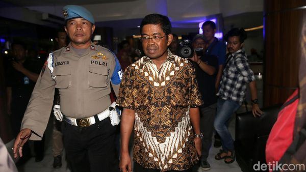 Idrus Marham Jenguk Setya Novanto di RS