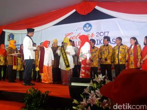 Anies Kukuhkan Fery Farhati sebagai Bunda PAUD DKI Jakarta