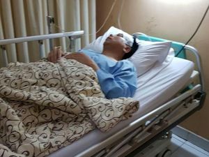 Saat Dipindah, Wajah Setya Novanto Tertutup Kain Putih