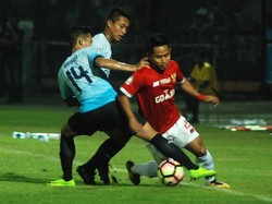 Persela Kalahkan Timnas All-Star 1-0 di Tribute Match Choirul Huda