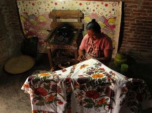 Umi Amiroh Penjaga Asa Batik Tradisional Pekalongan