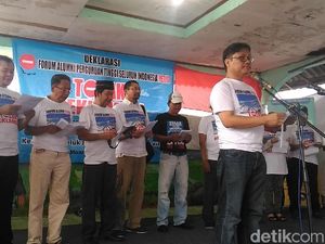 Forum Alumni Petisi Sampaikan Penolakan Reklamasi di Kampung Nelayan