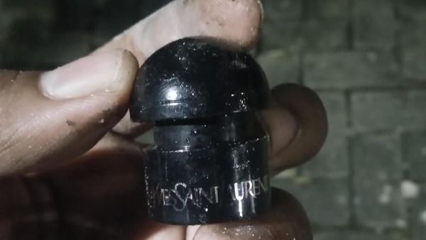 Foto: Penampakan Puing Mobil Setya Novanto di TKP Kecelakaan