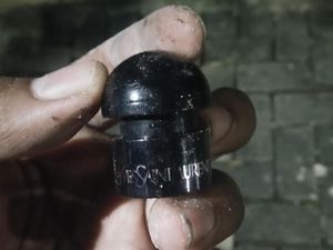 Foto: Penampakan Puing Mobil Setya Novanto di TKP Kecelakaan