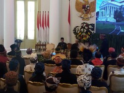 Jokowi Kumpulkan Para Kepala Suku di Istana Bogor