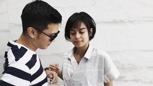 Jarang Pamer Kemesraan, Ini Foto Romantisnya Eva Celia dan Kekasih