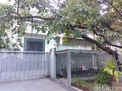 Pagi Ini, Ada Mobil yang Keluar dari Kediaman Setya Novanto