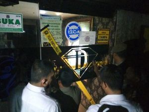 Kasatpol PP: Pemilik Kooperatif Saat Penutupan Karaoke Diamond Kasatpol PP: Pemilik Kooperatif Saat Penutupan Karaoke Diamond