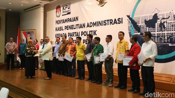 KPU Serahkan Hasil Seleksi Administrasi Parpol Calon Peserta Pemilu