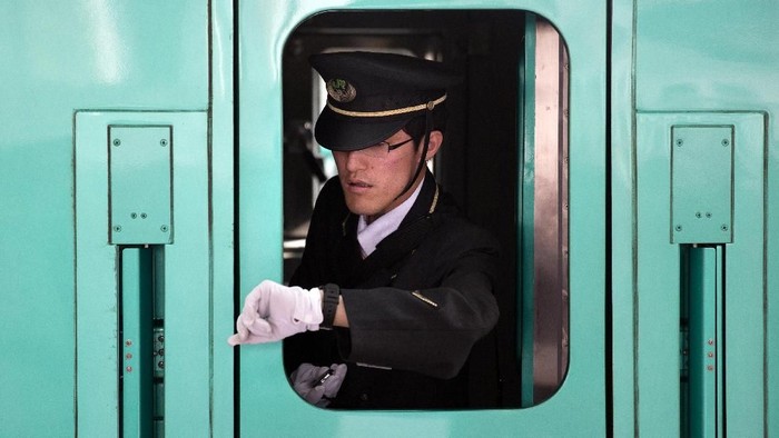 Minta Maaf Berangkat Lebih Awal, Netizen Puji Kereta di Jepang
