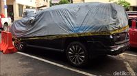 Dievakuasi ke Polda Metro, Mobil Novanto Digaris Polisi