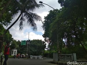 Tiang Lampu yang Ditabrak Setya Novanto Milik Pemda DKI