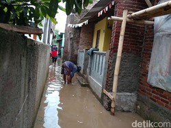 1.550 Jiwa dan 2 Sekolah Terdampak Banjir di Mekarjaya Bandung
