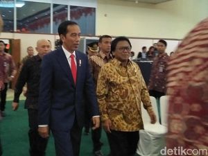 Jokowi Ibaratkan Debat Soal Infrastruktur Seperti Telur dan Ayam Jokowi Ibaratkan Debat Soal Infrastruktur Seperti Telur dan Ayam