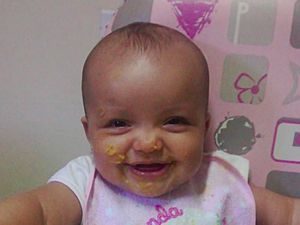 Lucunya Bayi yang Dulu Viral karena Peluk Ibu Saat Lahir