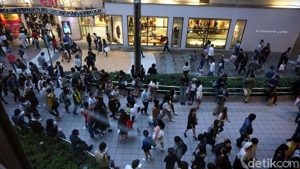 Foto: Di Jepang, Pejalan Kaki Bukan Sumber Kemacetan