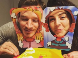 Nah, yang bersama bek Spurs, Jan Vertonghen, ini adalah Sophie de Vries. Dia adalah istri pemain Belgia itu, yang sudah dinikhi sejak 2014. (Foto: dok. Instagram)