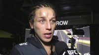 Petarung UFC wanita, Joanna Jedrzejczyk mengalami cedera di keningnya usai menjalani salah satu duel MMA. (ist.)