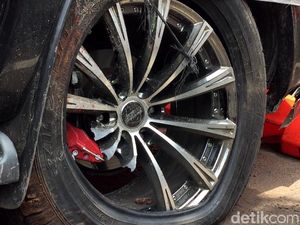 Mobil Nabrak Tiang, Bisa Klaim Asuransi Enggak Ya?