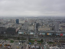 Melihat Keindahan Warsawa dari Ketinggian Palac Kultury