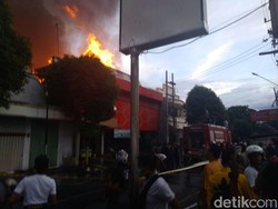 Bee Jay Karaoke di Probolinggo Terbakar