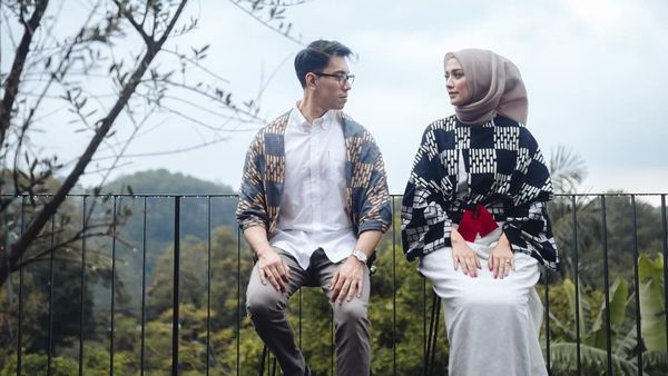 10 Foto Prewedding Romantis untuk Hijabers Tanpa Bersentuhan
