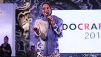 Apa Kabar Ayu Azhari? Ini Gaya Terbarunya di Usia 47 Tahun