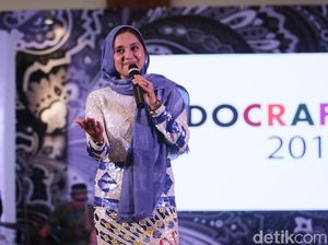 Apa Kabar Ayu Azhari? Ini Gaya Terbarunya di Usia 47 Tahun