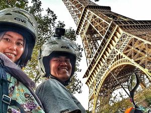 Pasangan Ini Traveling dari Malaysia Sampai Eropa Naik Sepeda Motor