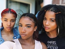 Anda Tak Akan Bisa Menebak Siapa Ibu dan Siapa Anak dalam Foto Ini