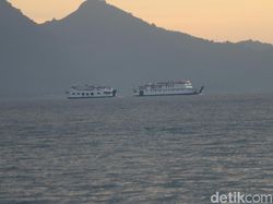 Ombak Besar Bikin Bupati Fakfak Sempat Hilang Kontak