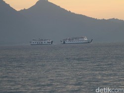 Ombak Besar Bikin Bupati Fakfak Sempat Hilang Kontak