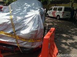Polisi Tunggu Keluarga Saksi untuk Cek Mobil yang Ditumpangi Novanto